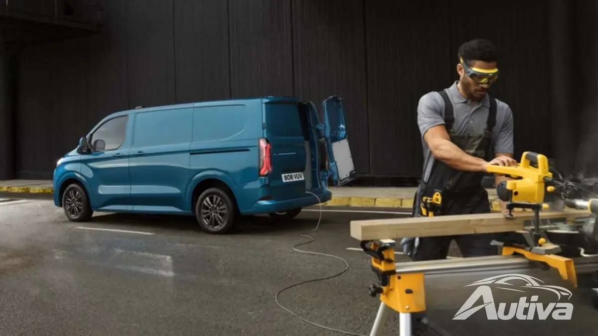2023 Ford E-Transit Custom