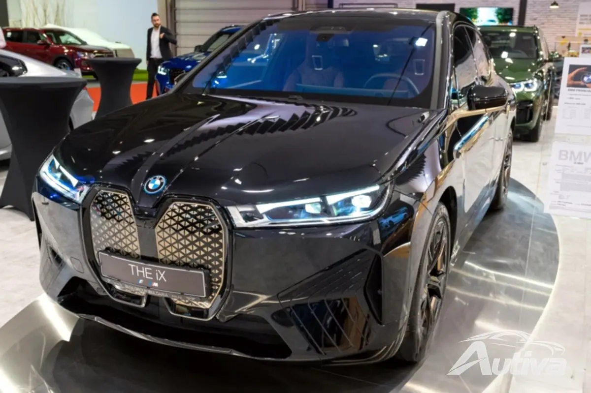BMW iX xDrive50 превосходит запас хода EPA на 100 км