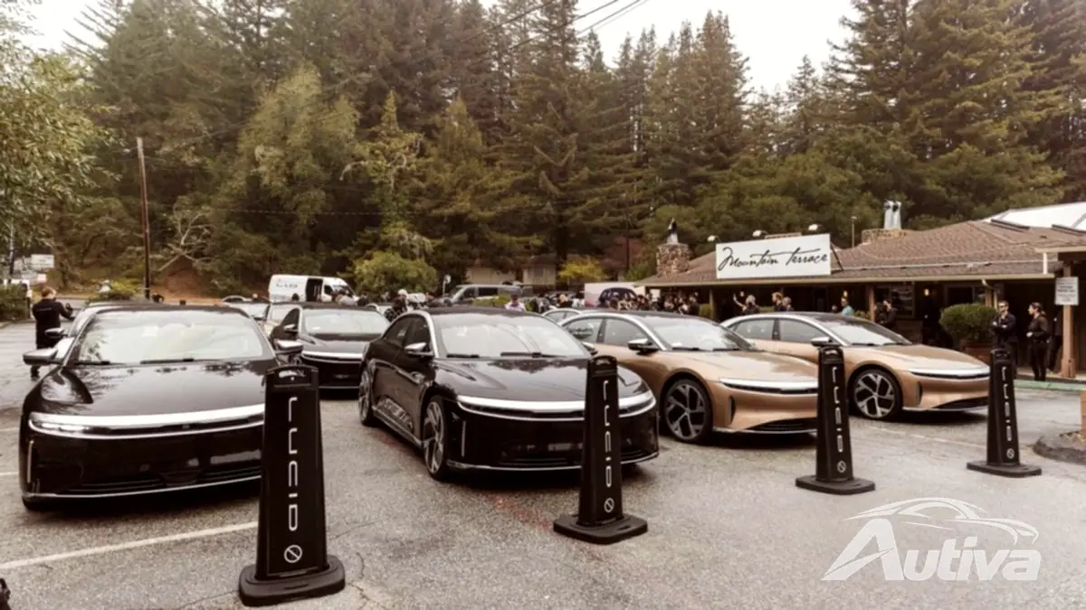 De eerste Europese leveringen van het Lucid Air-model met de grootste actieradius zijn begonnen De eerste Europese leveringen van het Lucid Air-model met de grootste actieradius zijn begonnen
