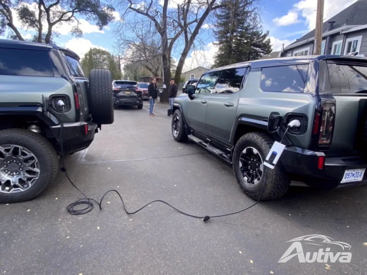Beim GMC Hummer EV ist die V2V-Leistung auf 6 kW begrenzt Beim GMC Hummer EV ist die V2V-Leistung auf 6 kW begrenzt