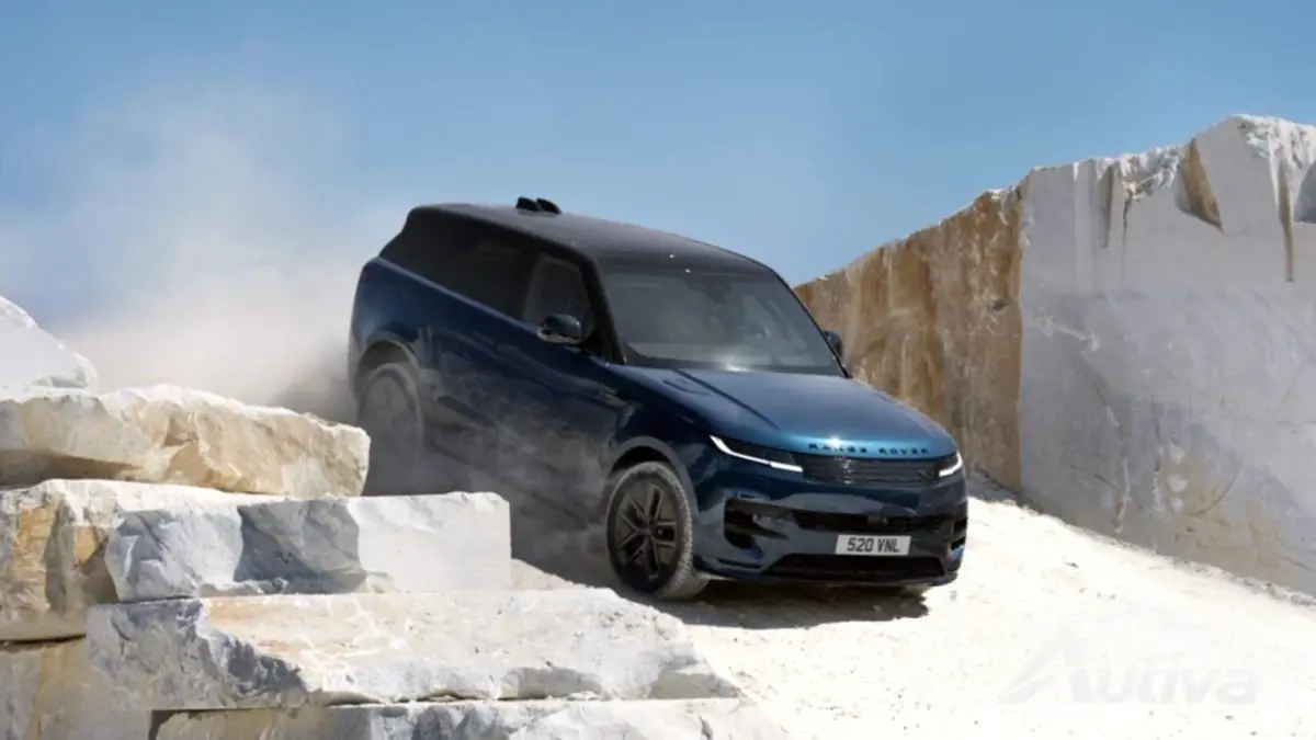 Новый Range Rover Sport заменяет гром V8 на высоковольтную мускулатуру