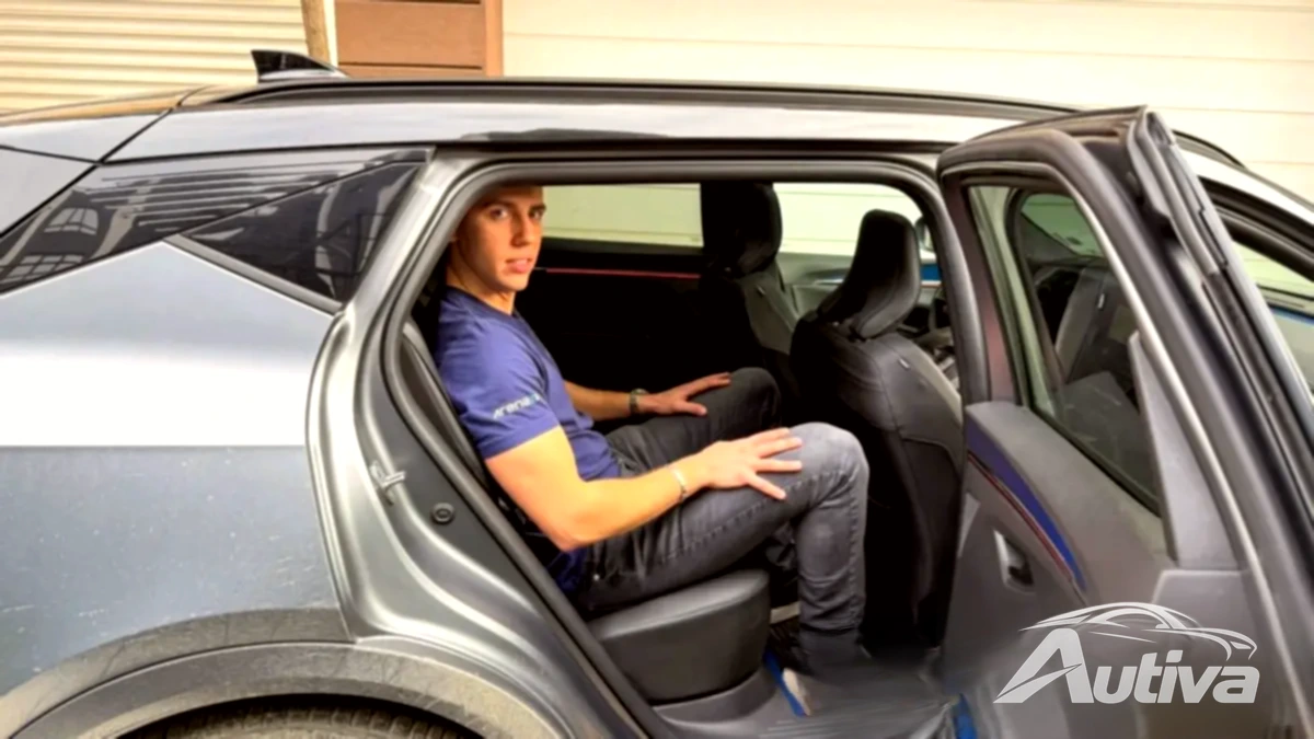 Bakseteplassen er sjenerøs i Renault Scenic E-Tech.