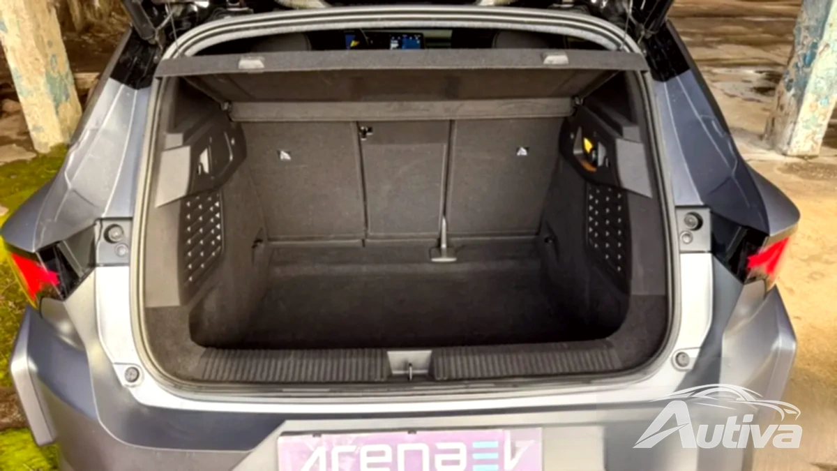 Możliwości przechowywania w Renault Scenic E-Tech są duże.