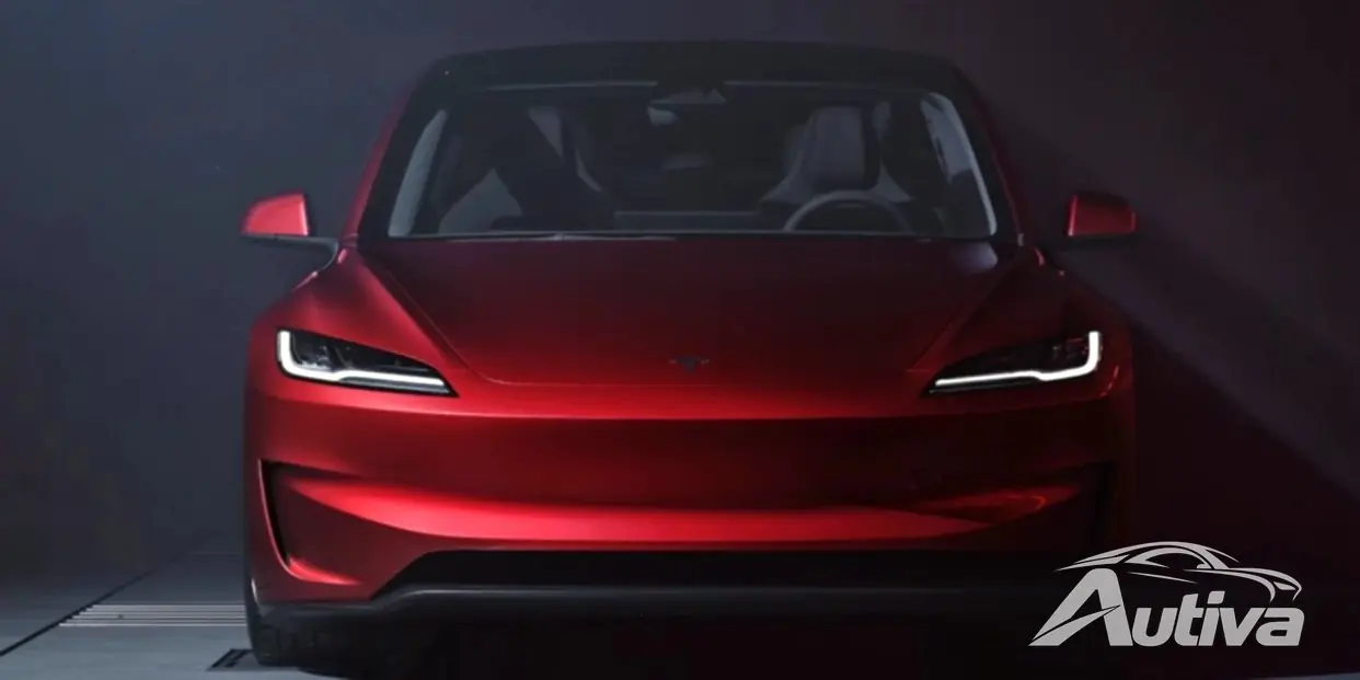 Tesla debutta in Europa con la Model 3 a trazione posteriore a lungo raggio, promettendo oltre 700 km di autonomia