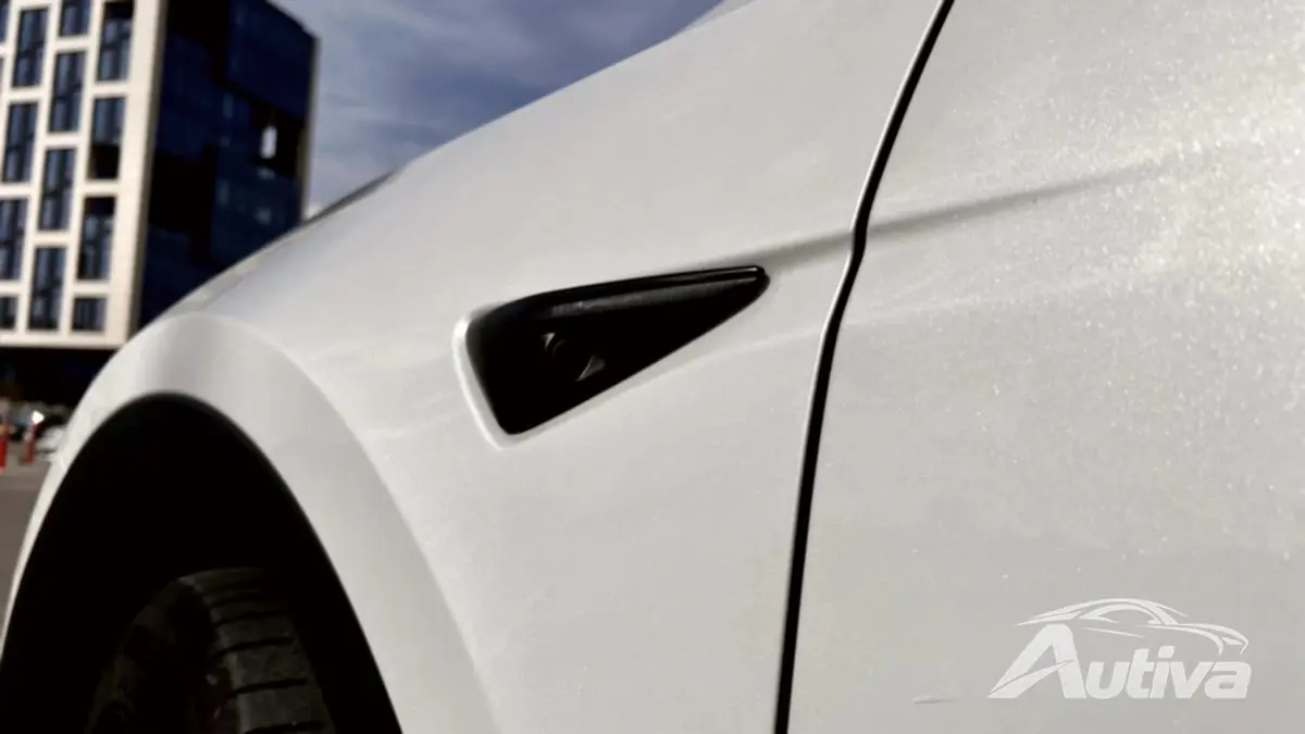 De Model Y heeft de uitstraling van andere Tesla-modellen en beschikt ook over het minimalistische ontwerp.