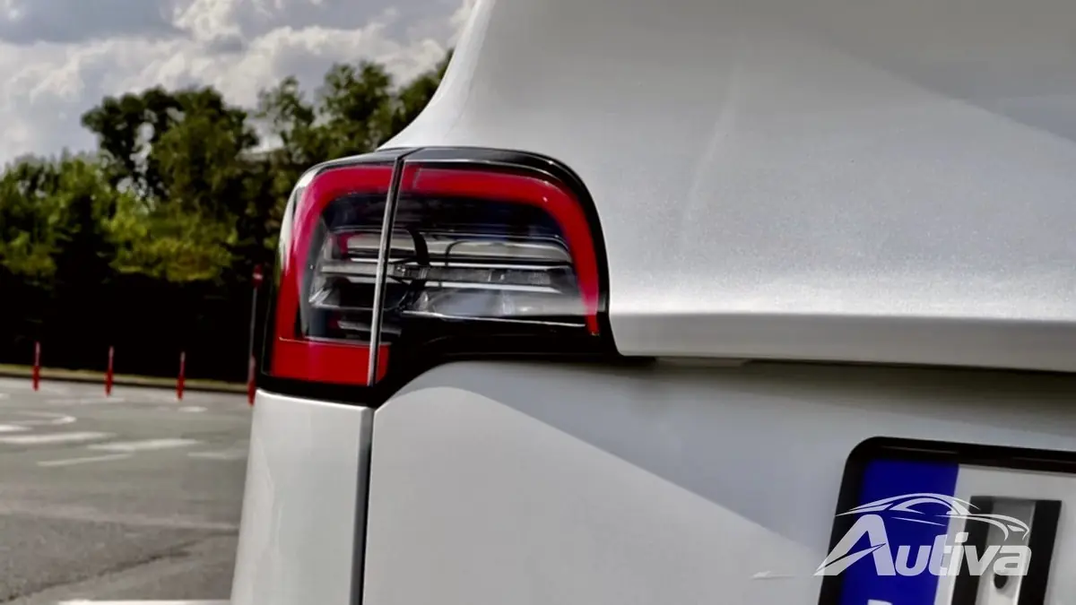Model Y har inte många accenter men det finns några egenheter på exteriören.