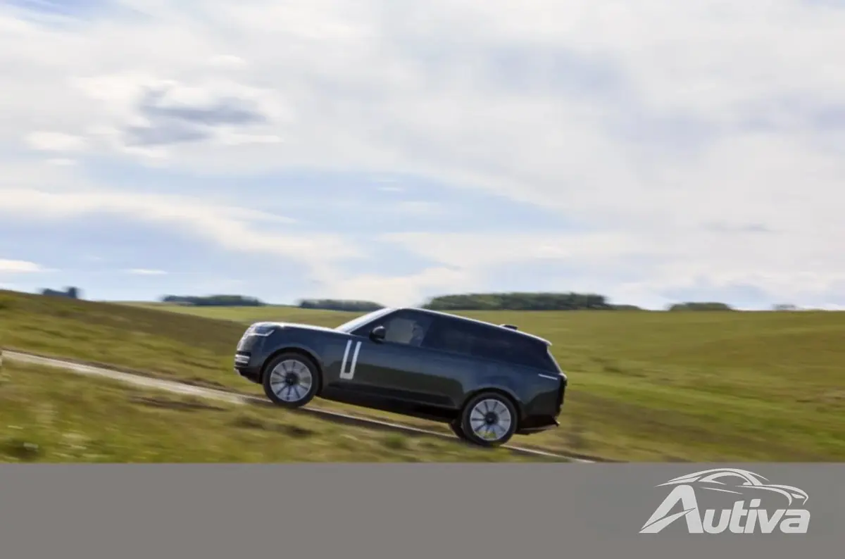 De nieuwe elektrische Range Rover is een EV die weigert zich als een elektrische auto te gedragen De nieuwe elektrische Range Rover is een EV die weigert zich als een elektrische auto te gedragen