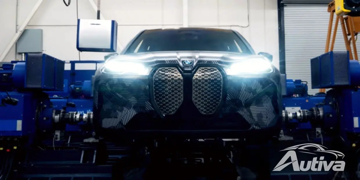BMW iX、航続距離978kmを達成する新しいデュアルケミストリーバッテリーを発表