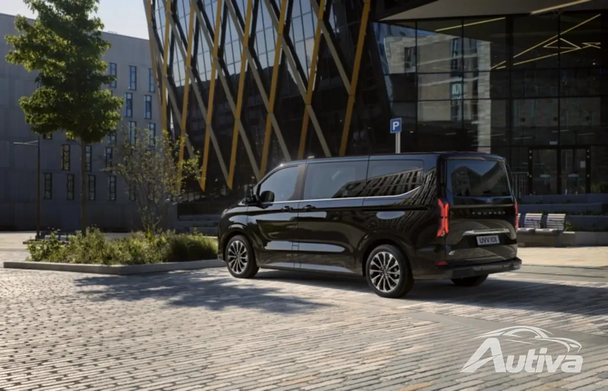 Ford E-Tourneo Titanium X