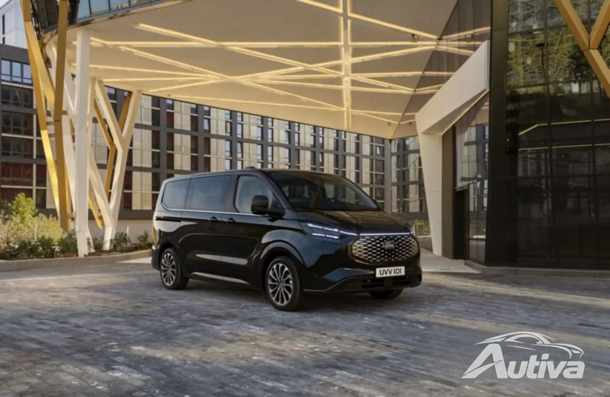 Ford E-Tourneo Titanium X
