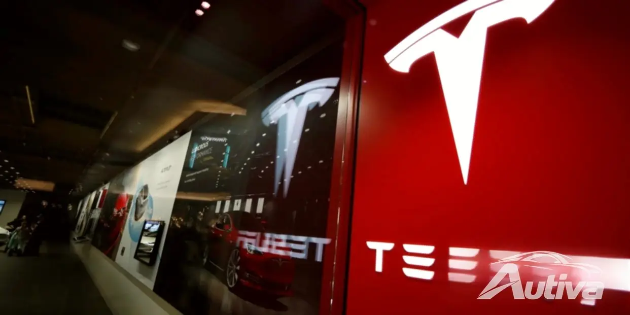 El jefe de Tesla Cybertruck se marcha, algunos miembros del equipo Supercharger regresan