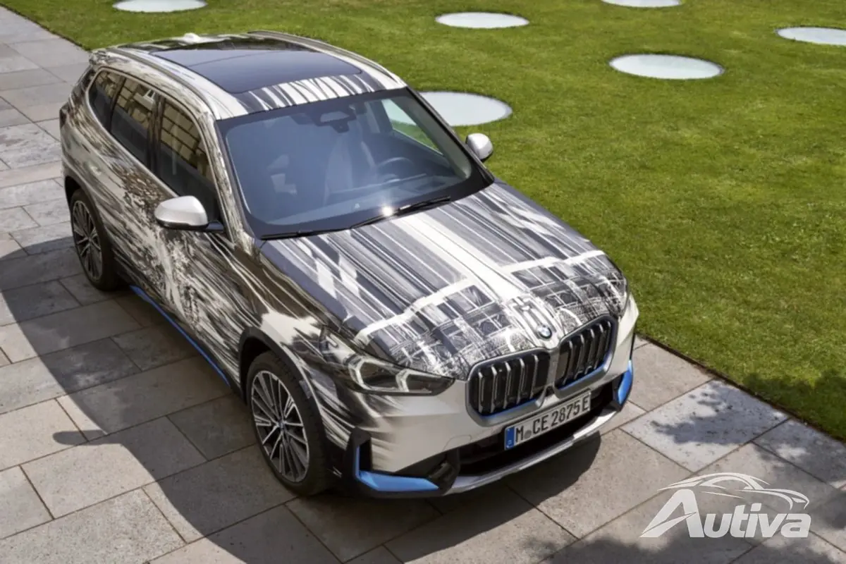 BMW und Städel Museum schaffen gemeinsam ein einzigartiges BMW iX1 BMW und Städel Museum schaffen gemeinsam ein einzigartiges BMW iX1
