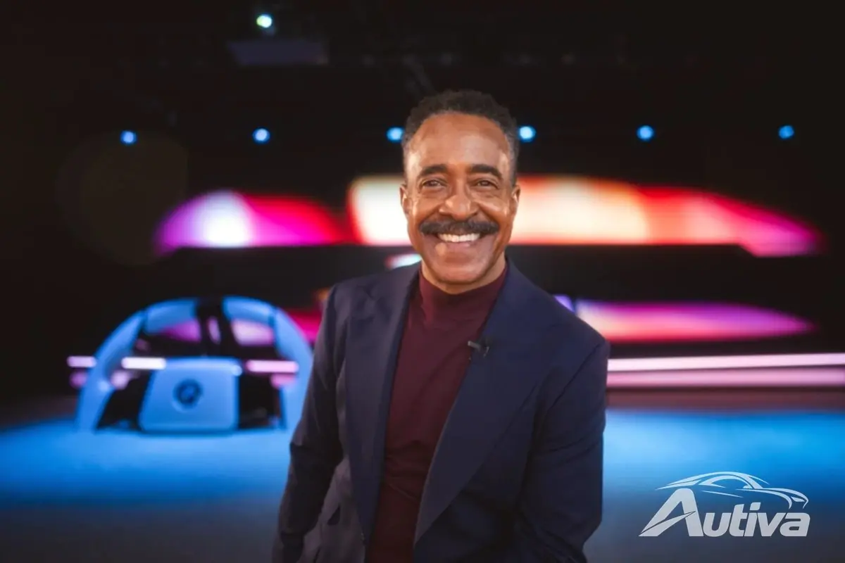 BMW는 Neue Klasse EV에서 Panoramic iDrive를 통해 운전 경험을 재구성합니다.
