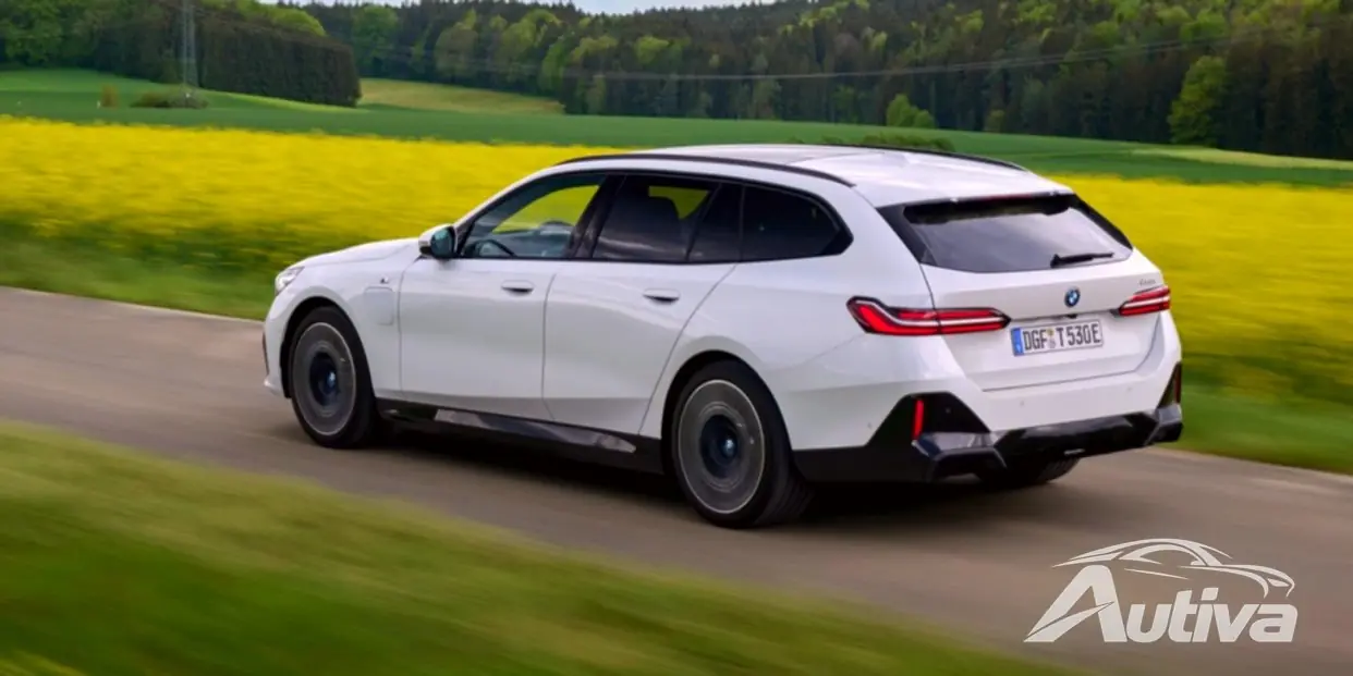 BMW i5 Touring startar leverans, PHEV-variant på gång