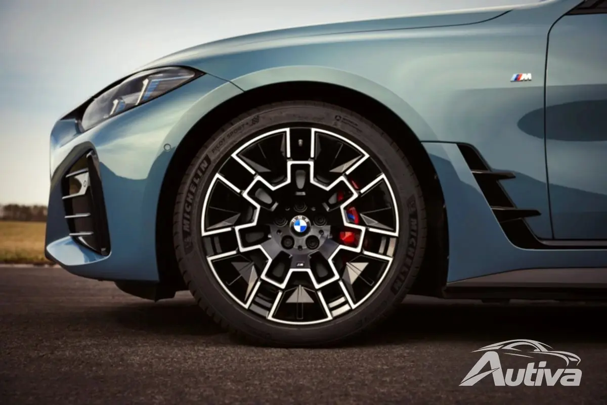 BMW fornyer i4 for 2025 med friskt design og forbedret teknologi 4