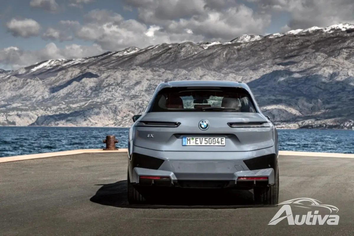 BMW geeft volledige details over de i4 sedan en iX SUV, inclusief prijzen