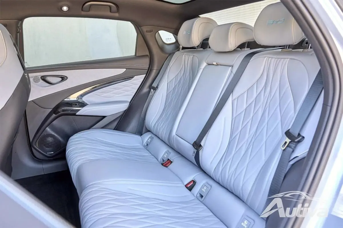 BYD бросает вызов Tesla в Северной Америке с электрическим седаном Seal BYD бросает вызов Tesla в Северной Америке с электрическим седаном Seal