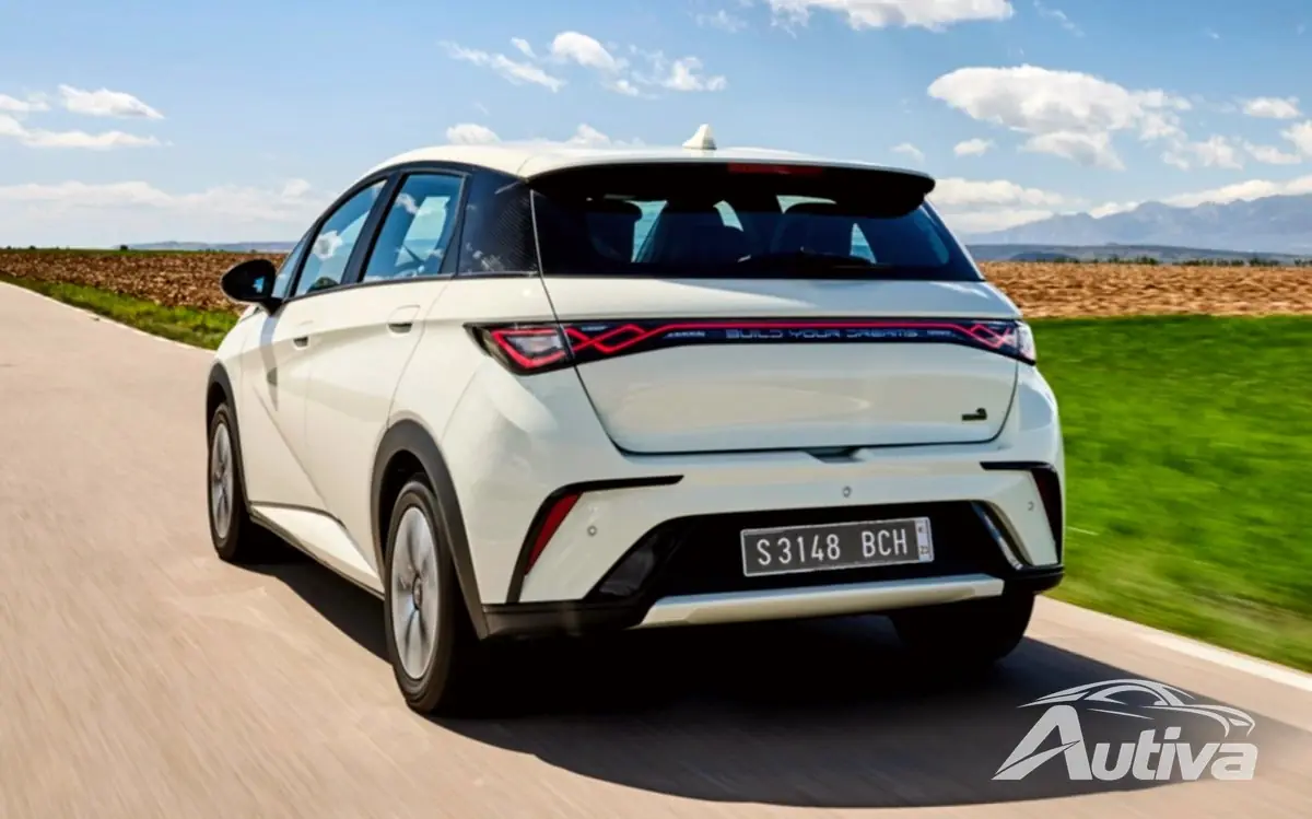 BYD Dolphin desde atrás BYD Dolphin desde atrás