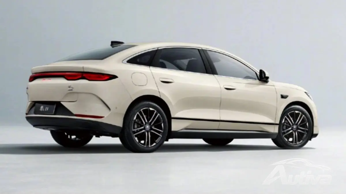 BYD Qin L EV debuterer i Kina som Tesla Model 3-wannabe til halv pris BYD Qin L EV debuterer i Kina som Tesla Model 3-wannabe til halv pris