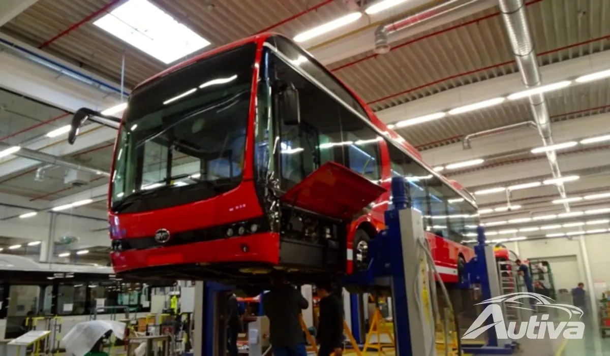 BYD maakt ook bussen en vrachtwagens BYD maakt ook bussen en vrachtwagens