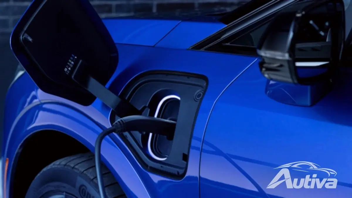 تعمل كاديلاك على تغيير مستوى EV الخاص بها مع المزيد من القوة والسعر الجديد وقابس Tesla