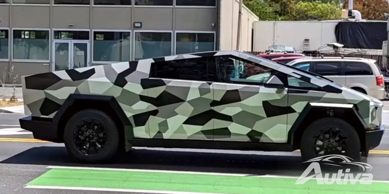 تعود Tesla Cybertruck بملابس مموهة لتسلط الضوء مرة أخرى