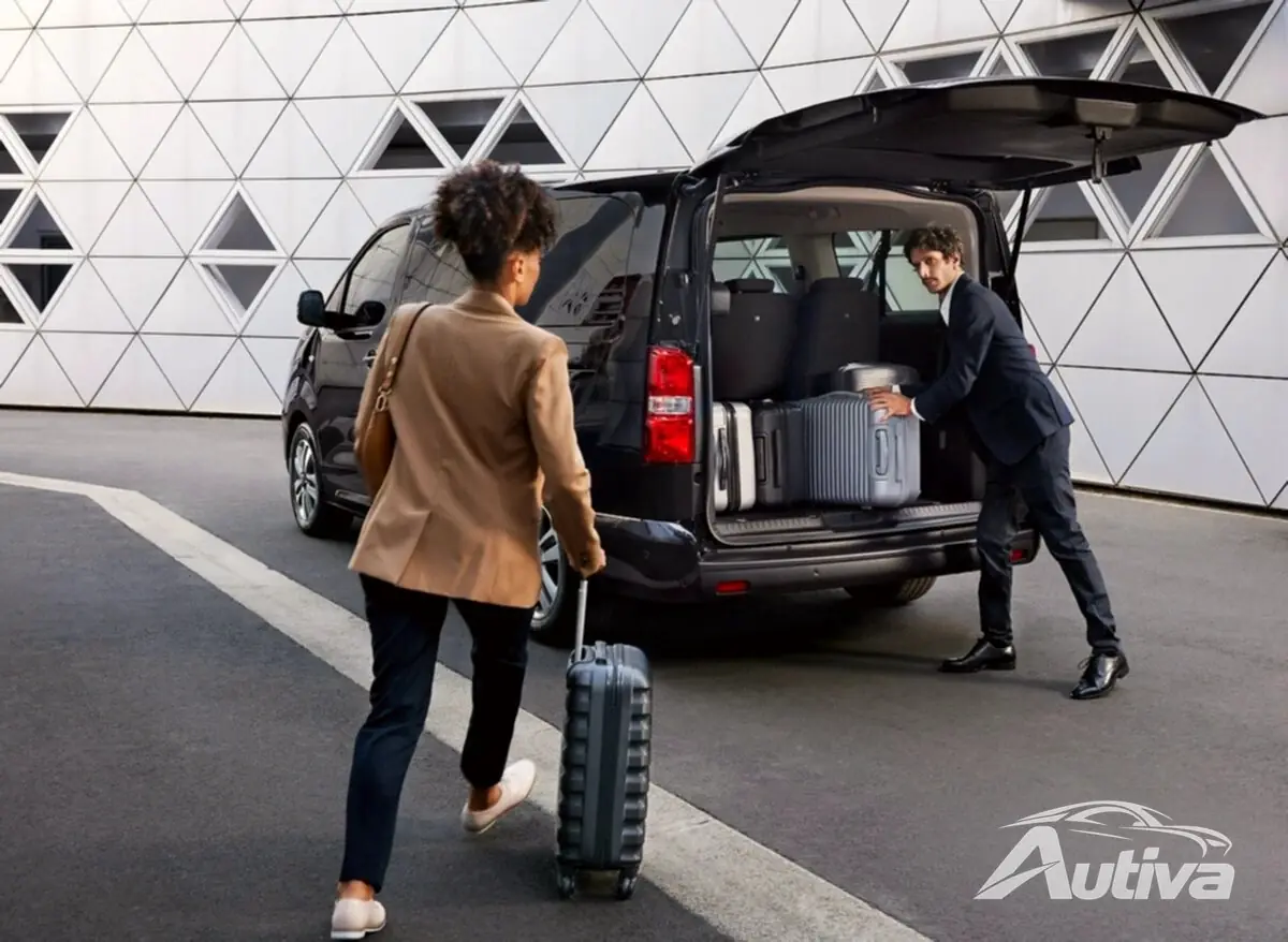 سيارة Citroen e-SpaceTourer الجديدة - مطورة وكهربائية وجاهزة لأي مهمة سيارة Citroen e-SpaceTourer الجديدة - مطورة وكهربائية وجاهزة لأي مهمة