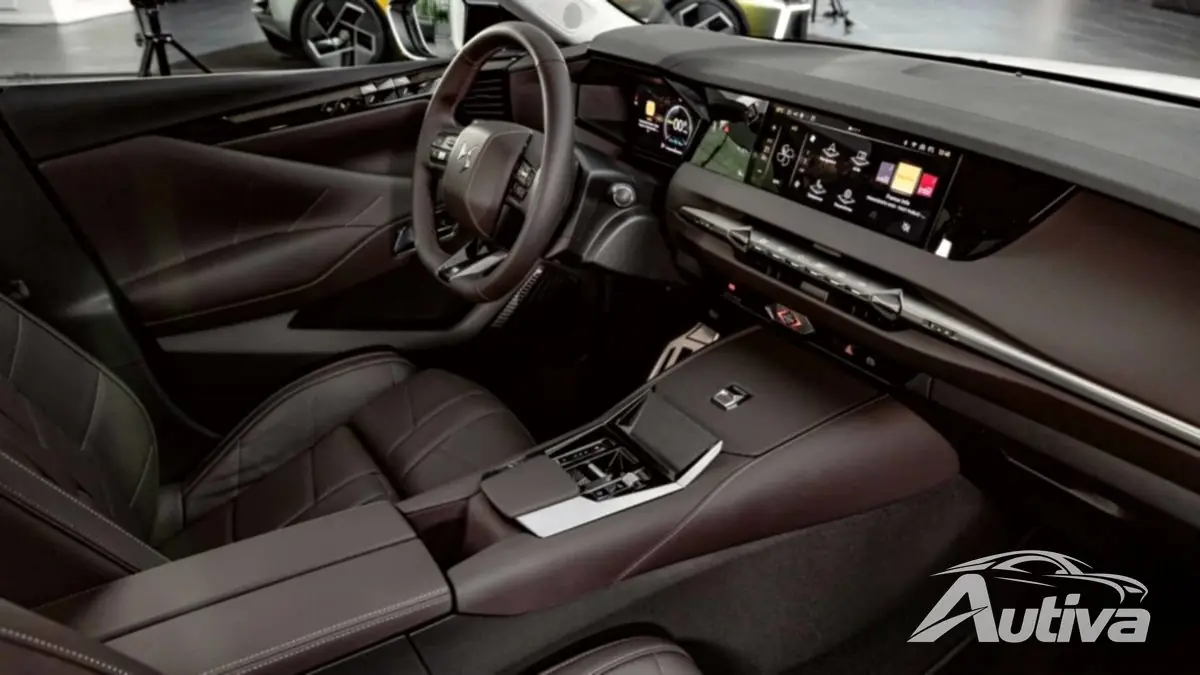DS Automobiles presenta el N°4: un hatchback eléctrico premium con un toque de estilo francés