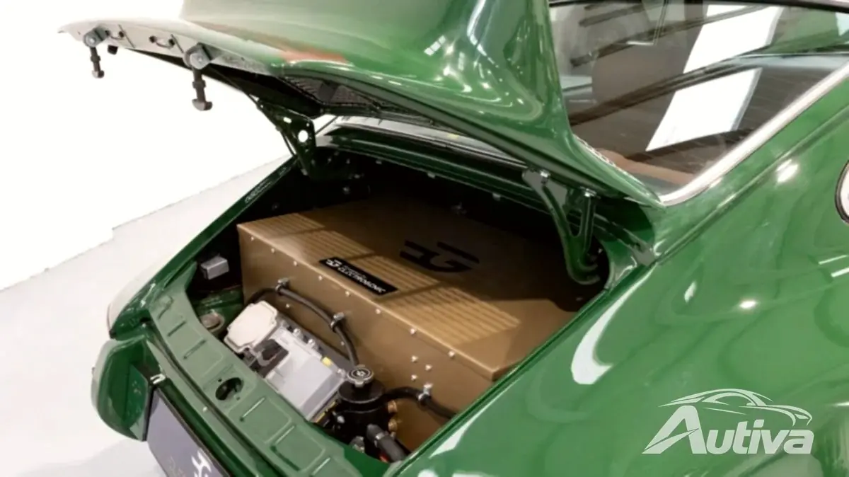 이 간단한 키트를 사용하여 Porsche 911을 전기 구동 장치로 쉽게 변환할 수 있습니다. 4