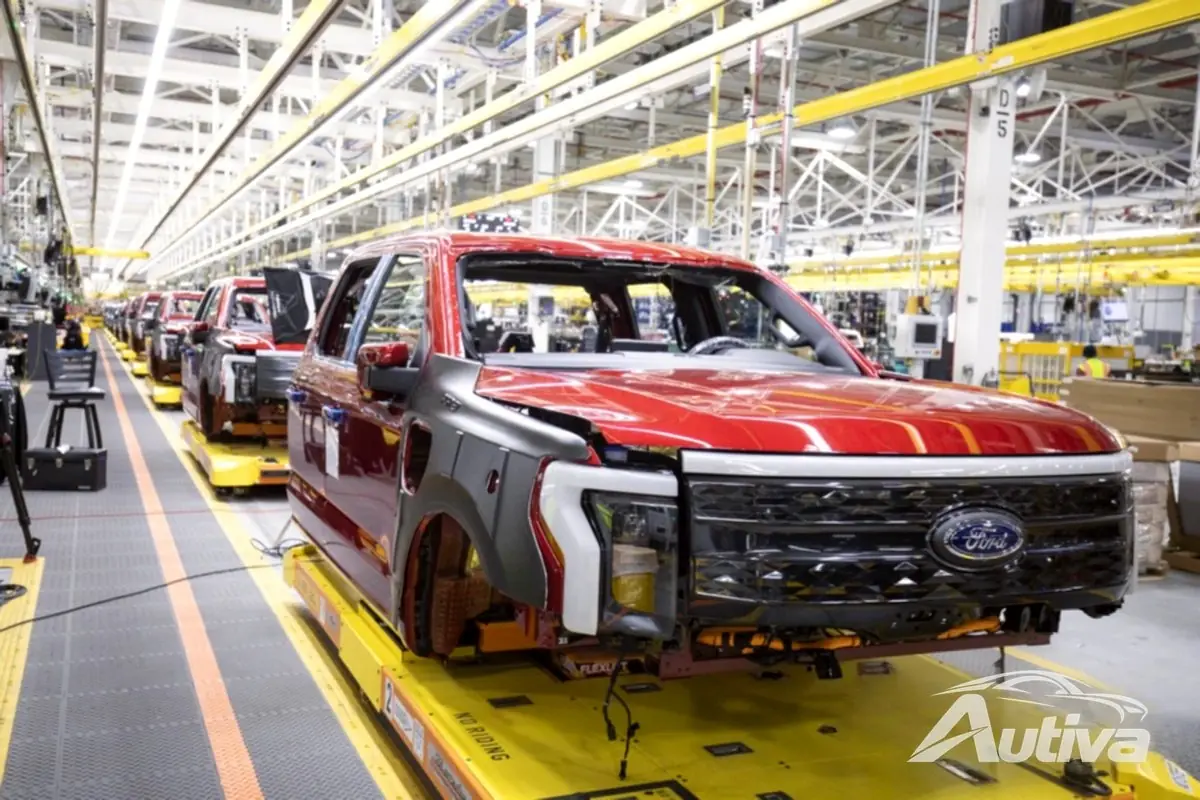 Для производства электрических Ford требуется на 40% меньше труда Для производства электрических Ford требуется на 40% меньше труда