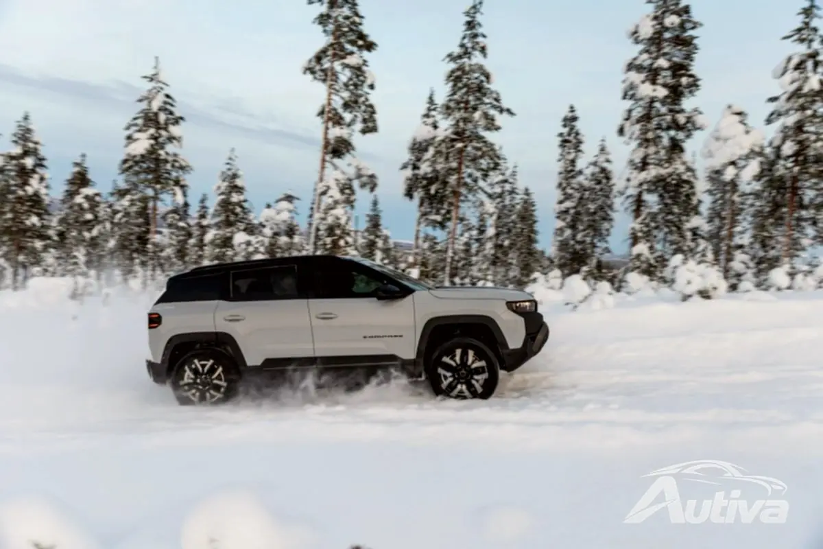 新款电动 Jeep Compass 4xe 在北极找到了灵魂 新款电动 Jeep Compass 4xe 在北极找到了灵魂