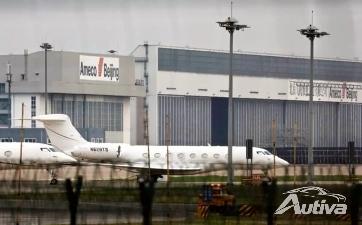 هبطت طائرة " إيلون " الخاصة هذا الصباح في بكين هبطت طائرة " إيلون " الخاصة هذا الصباح في بكين