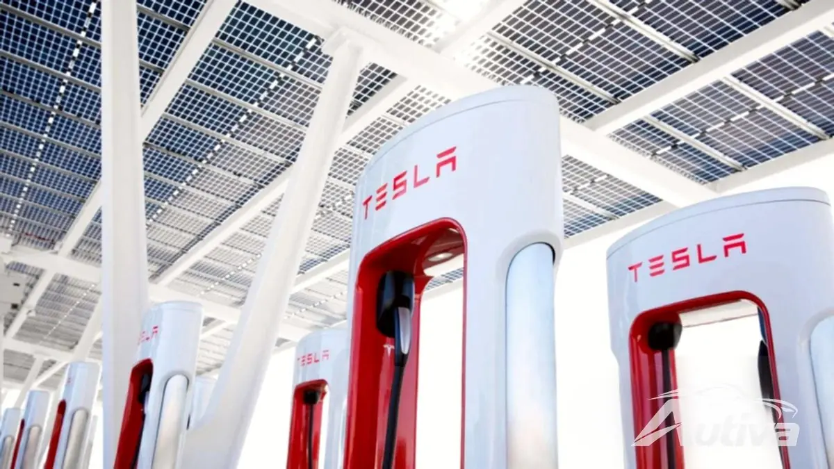 Elbil-ladeselskaper ber om forsinkelse i Texas' Tesla NACS-mandat