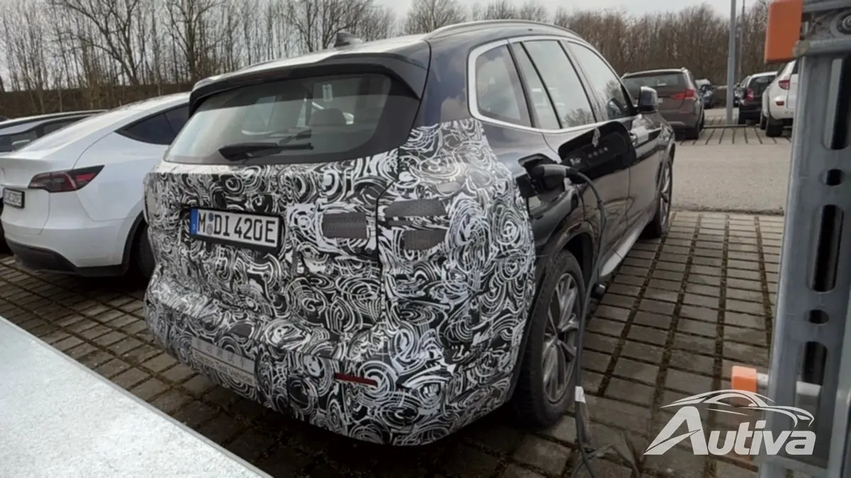 Эксклюзив: первые изображения обновленного BMW iX1 Эксклюзив: первые изображения обновленного BMW iX1