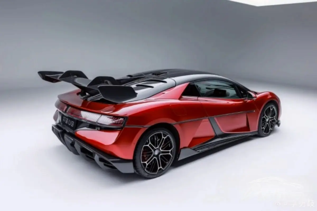 BYD यांगवांग U9 ने इसके इंटीरियर का खुलासा किया