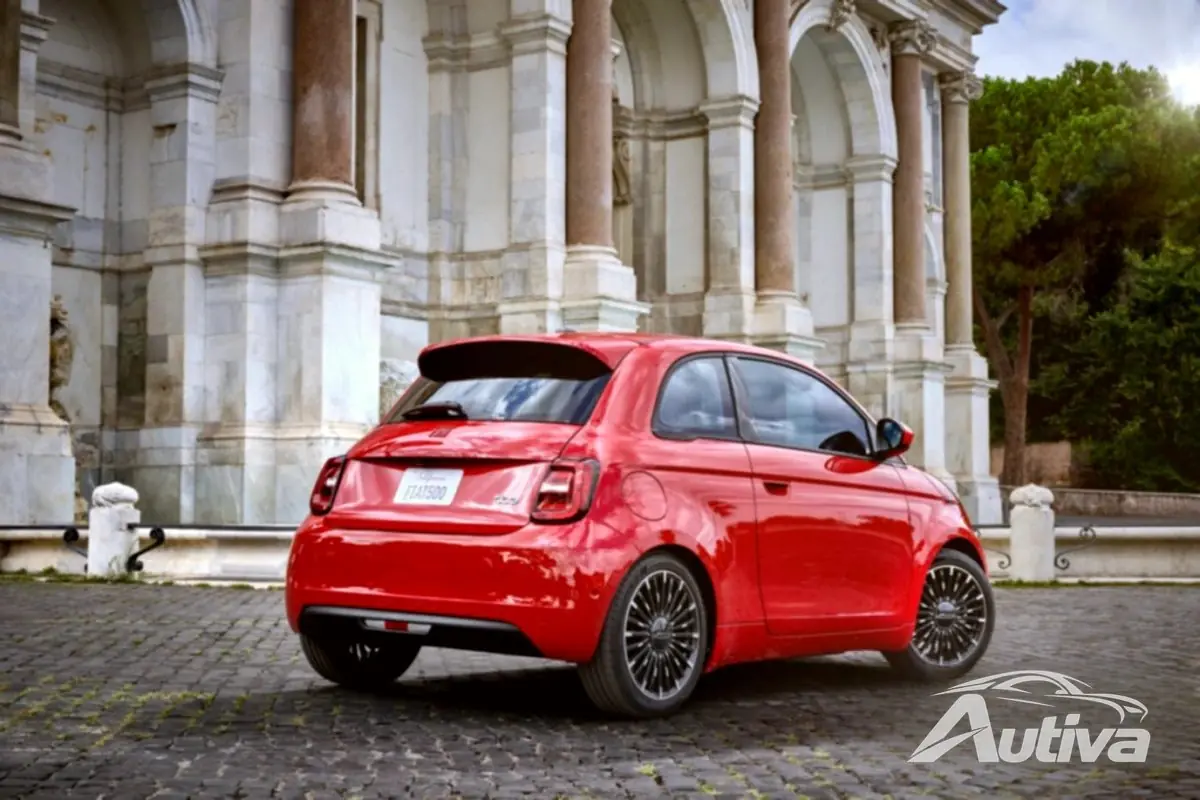 La Fiat 500e 2024 débarque aux États-Unis – elle est légère, a une autonomie plus longue et un prix surprenant La Fiat 500e 2024 débarque aux États-Unis – elle est légère, a une autonomie plus longue et un prix surprenant