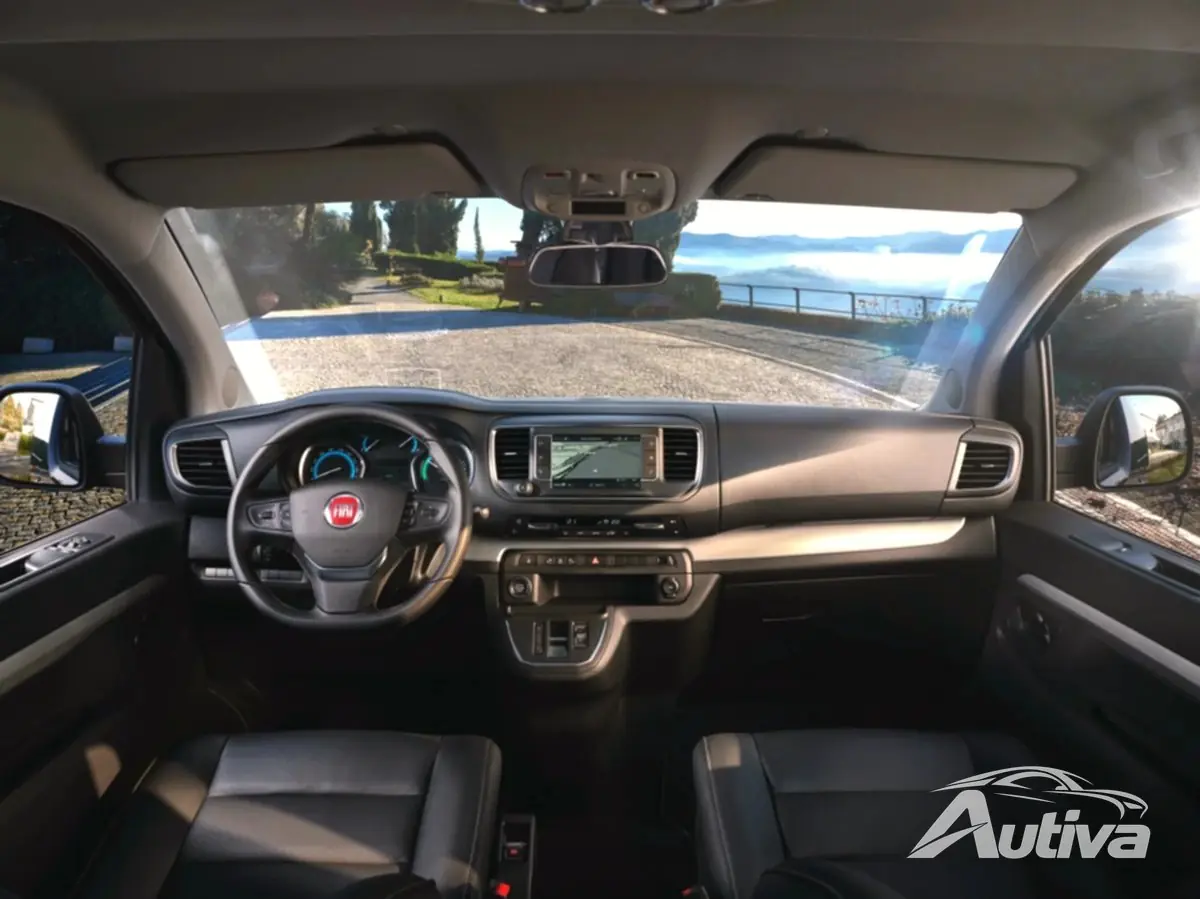 Fiat przedstawia minivana E-Ulysse z konfiguracją wewnętrzną w salonie