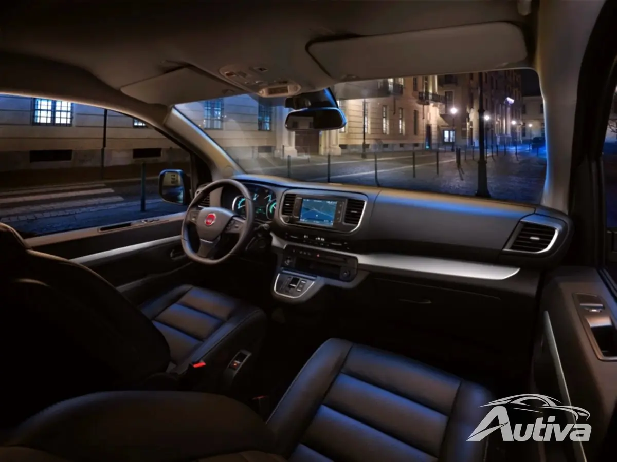 Fiat przedstawia minivana E-Ulysse z konfiguracją wewnętrzną w salonie