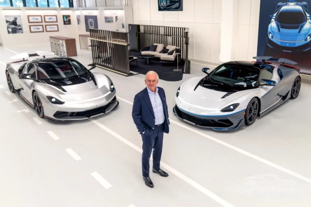 İlk iki Battista ile Pininfarina CEO'su İlk iki Battista ile Pininfarina CEO'su
