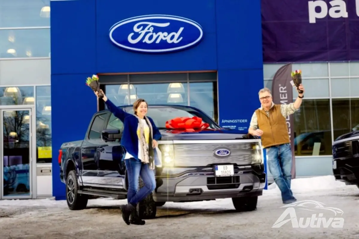 Der Blitz schlägt ein – Fords elektrischer F-150 landet in Norwegen Der Blitz schlägt ein – Fords elektrischer F-150 landet in Norwegen