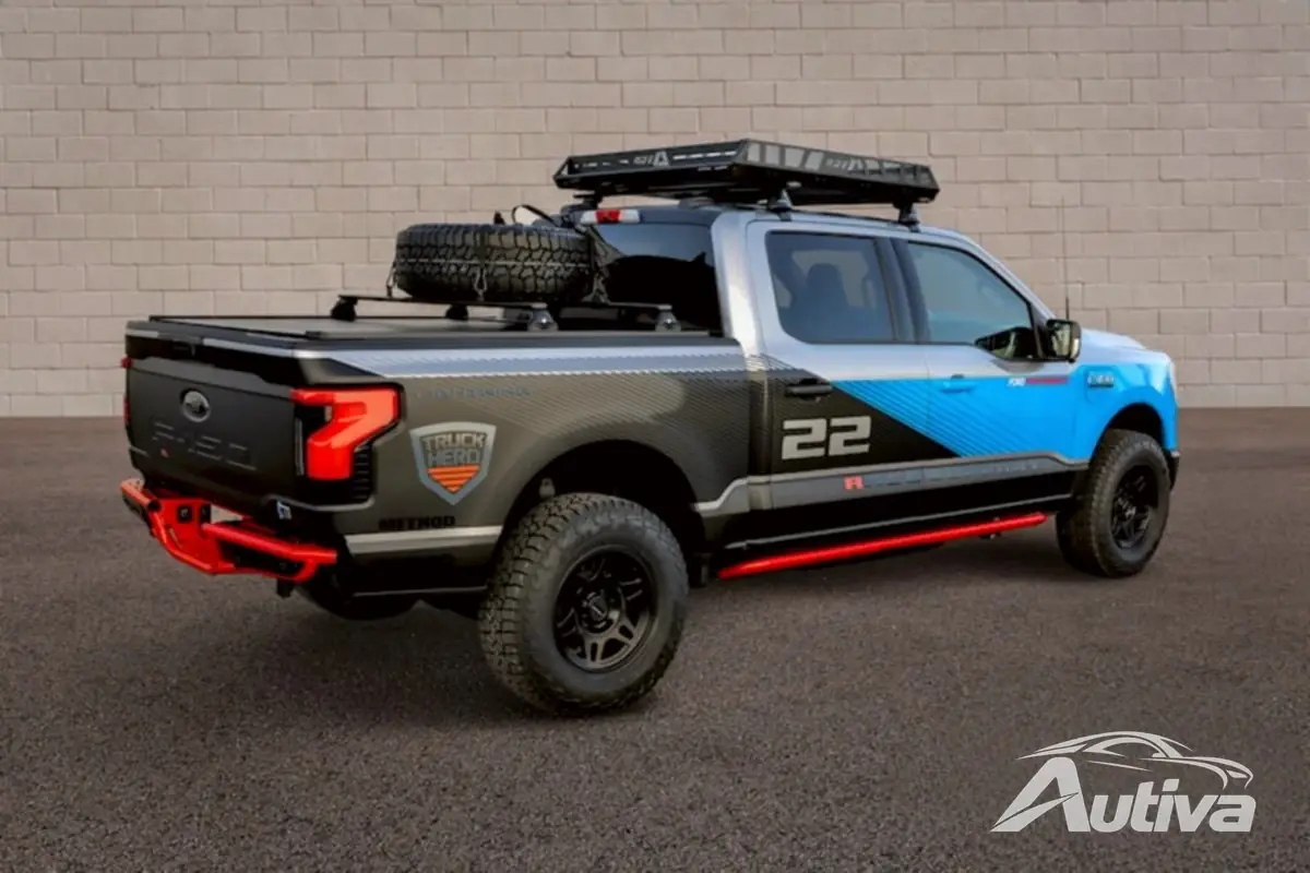 SEMA 2022에서 포드 F-150 라이트닝과 머스탱 마하-E SEMA 2022에서 포드 F-150 라이트닝과 머스탱 마하-E