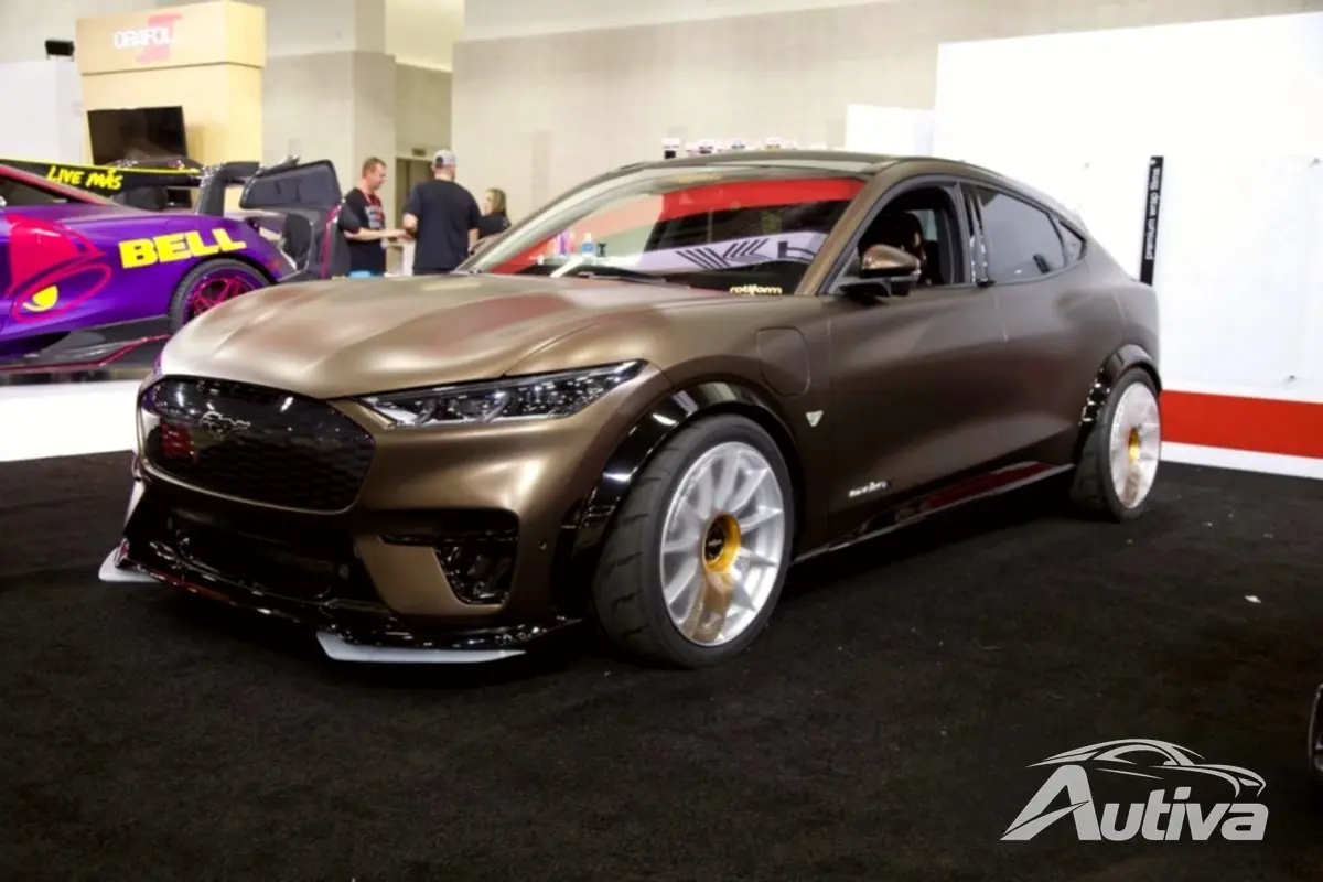 福特在 SEMA 2022 上推出 F-150 Lightning 和 Mustang Mach-E 7