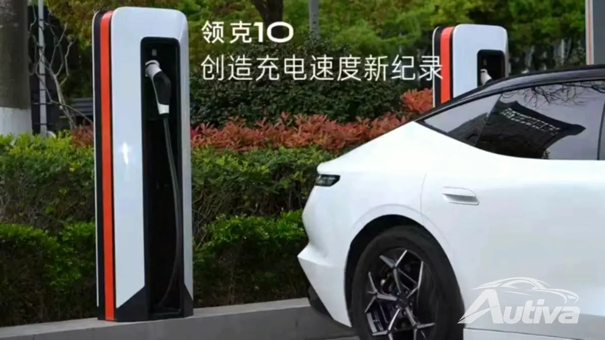 Geely’s nieuwe 1.000 volt-architectuur zet het opladen van elektrische voertuigen op zijn kop Geely’s nieuwe 1.000 volt-architectuur zet het opladen van elektrische voertuigen op zijn kop