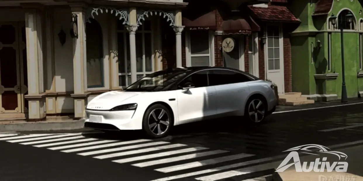Huawei와 Chery가 Luxeed Electric Sedan의 공식 사진을 공개했습니다.