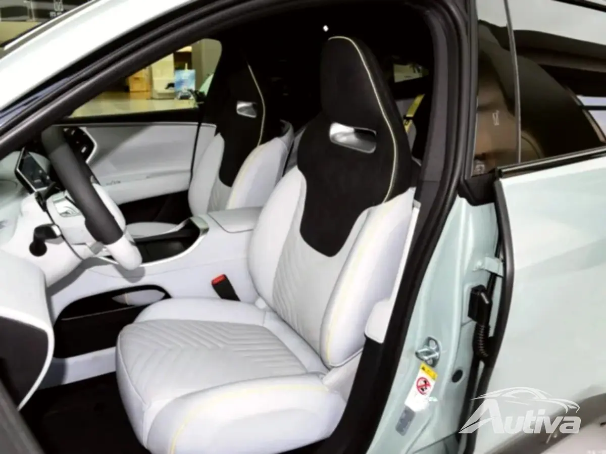 华为 Avatr 11 推出单电机版本，起价 46,560 美元 4