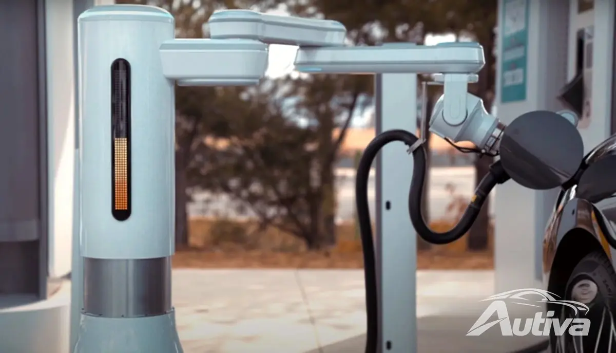 Hyundai EV şarj robotunu tanıttı Hyundai EV şarj robotunu tanıttı