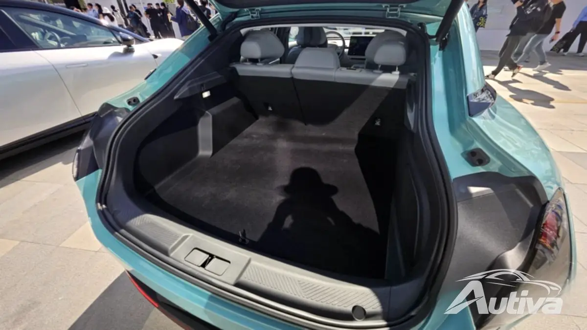 Как Mona M03 от XPeng меняет игру в сфере бюджетных электромобилей
