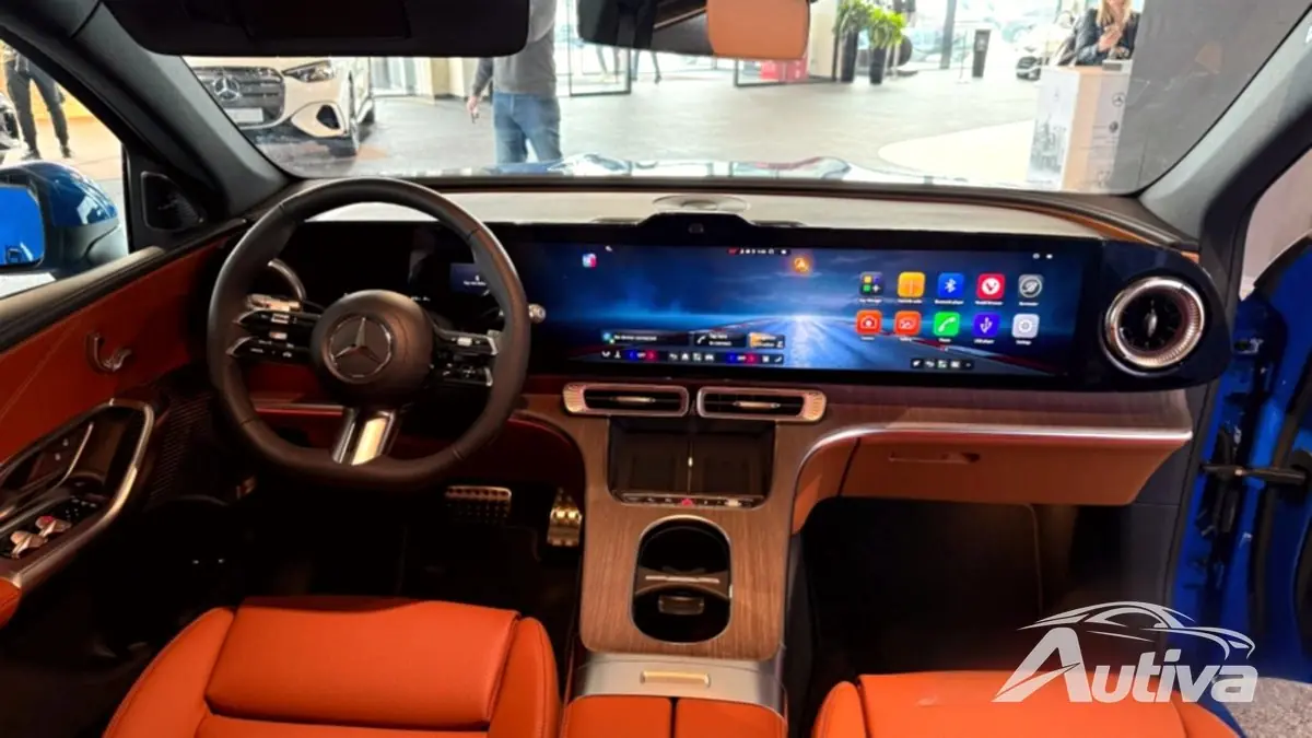 Экраны — главная тема Mercedes GLC 400.