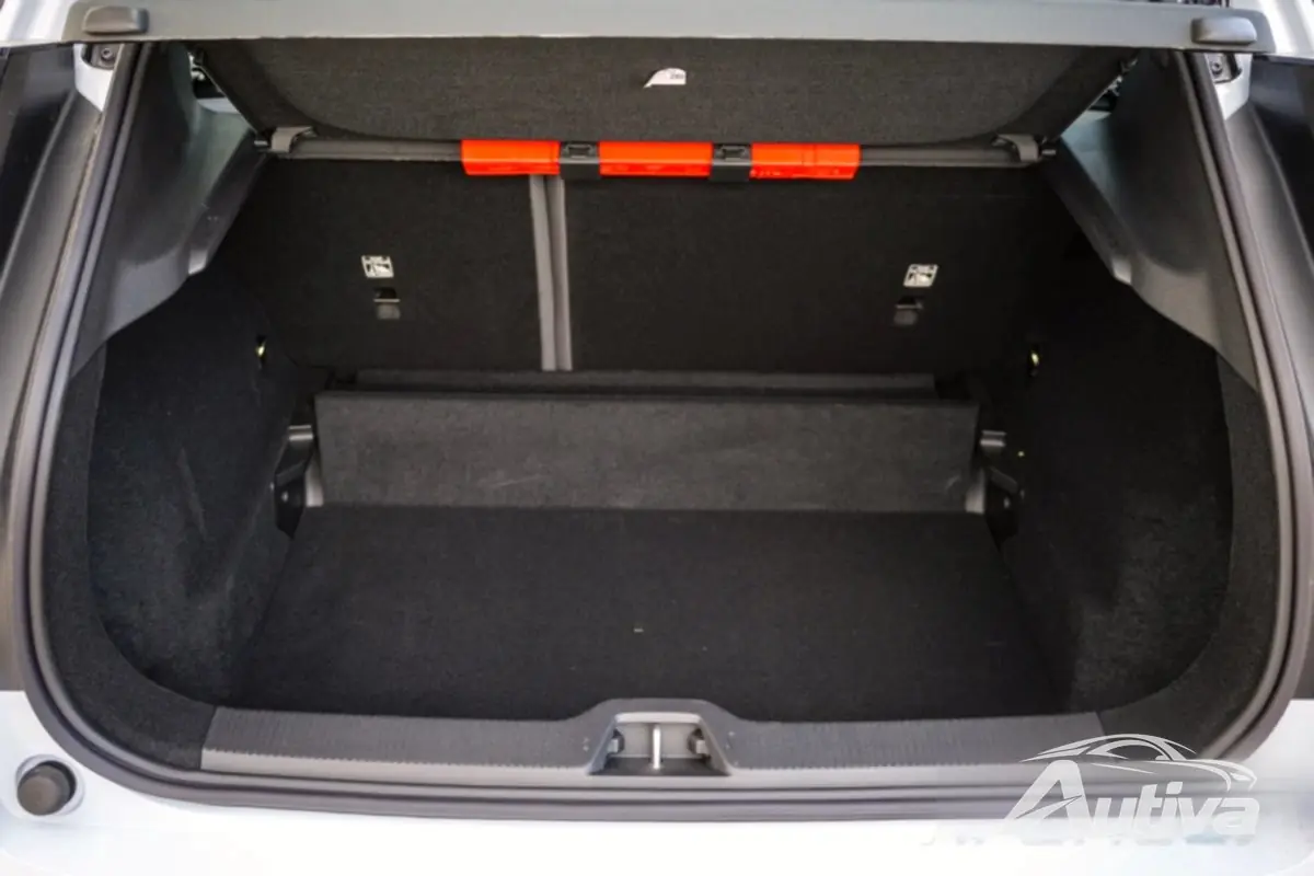 O porta-malas poderia ser maior.