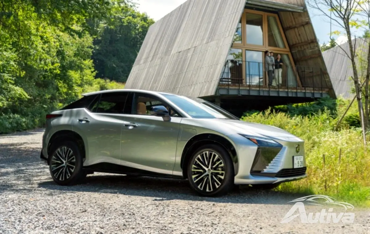 Lexus poszerza gamę RZ o przyjazne dla portfela 300e